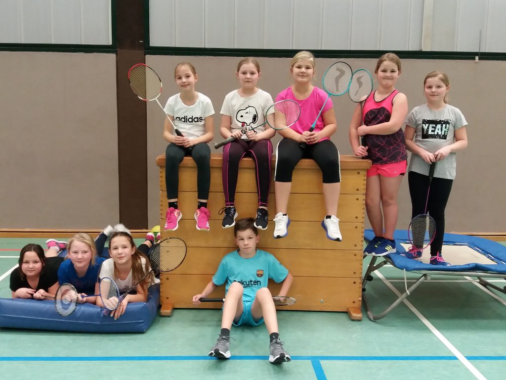 Badminton Jugend - die jüngsten Spieler beim Training